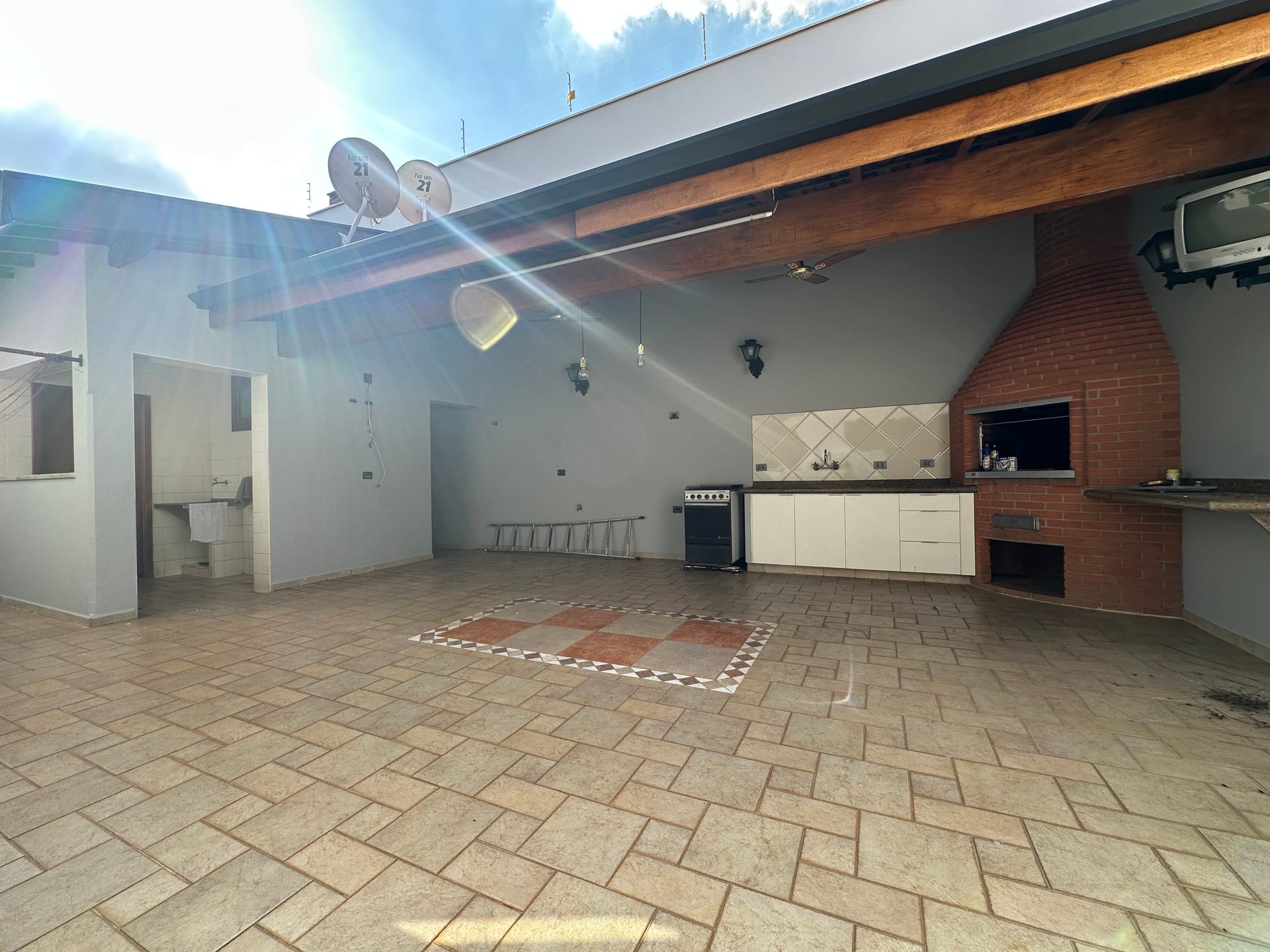 Casa para alugar com 4 quartos, 296m² - Foto 10