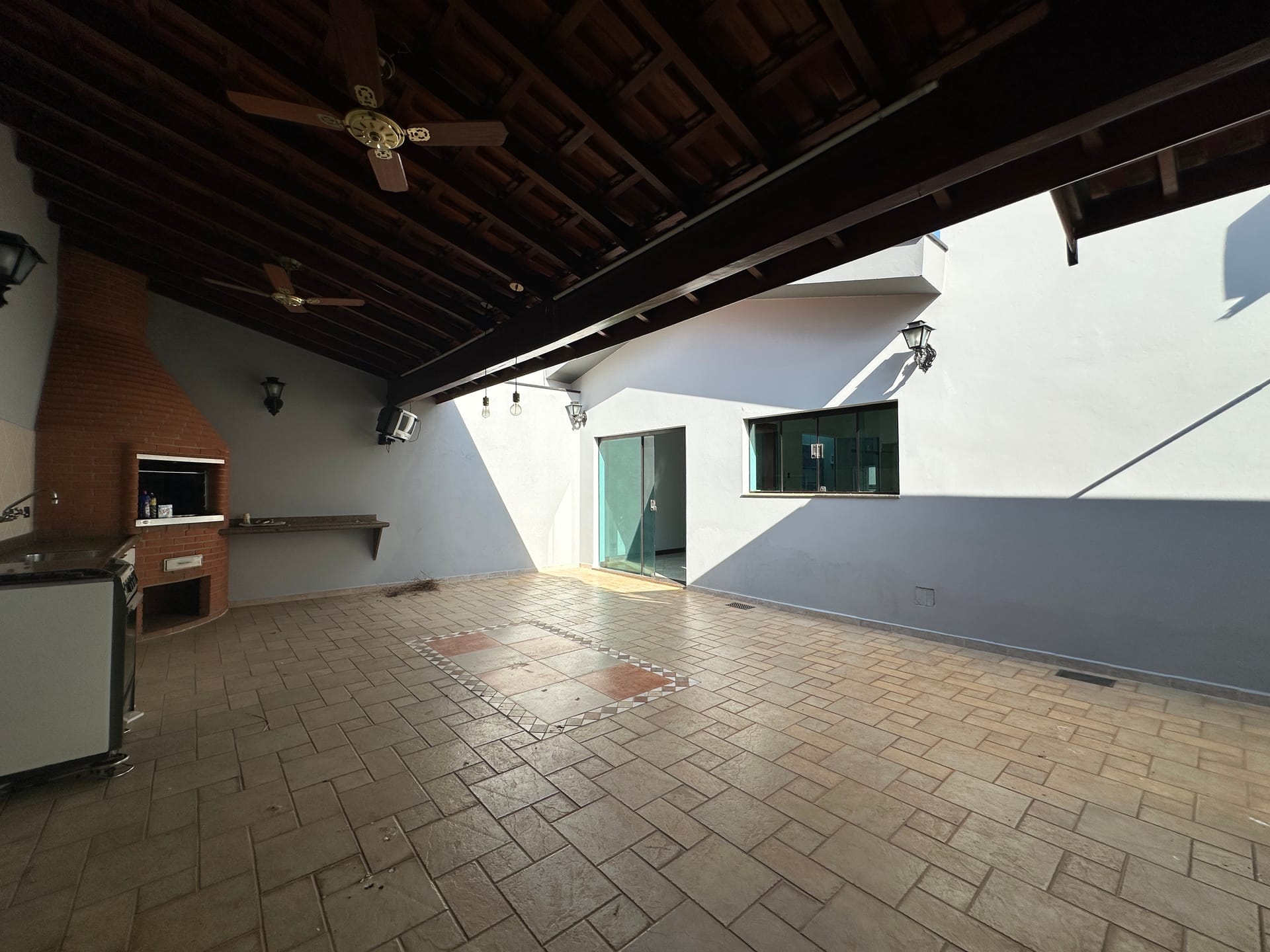Casa para alugar com 4 quartos, 296m² - Foto 19
