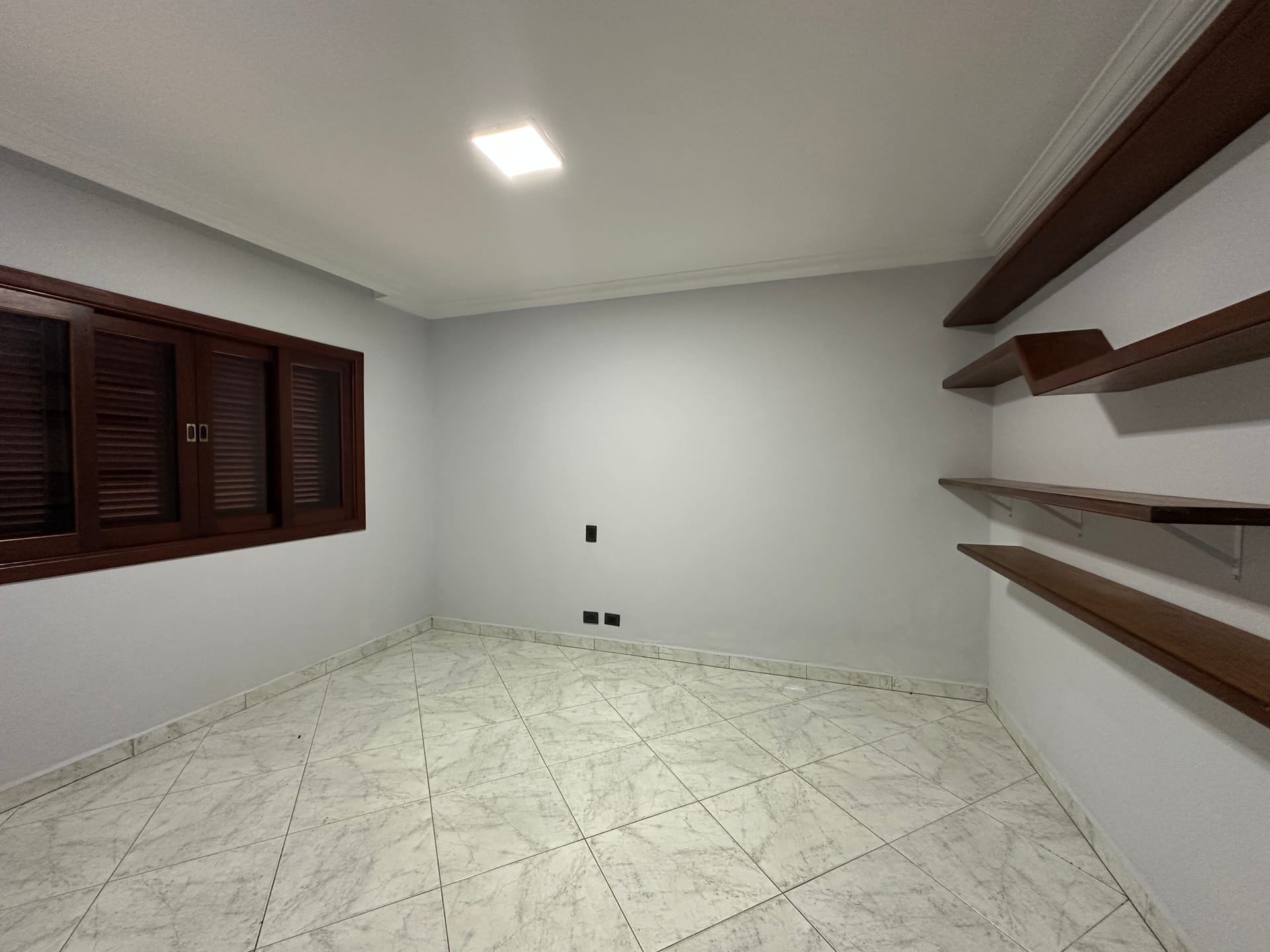Casa para alugar com 4 quartos, 296m² - Foto 22