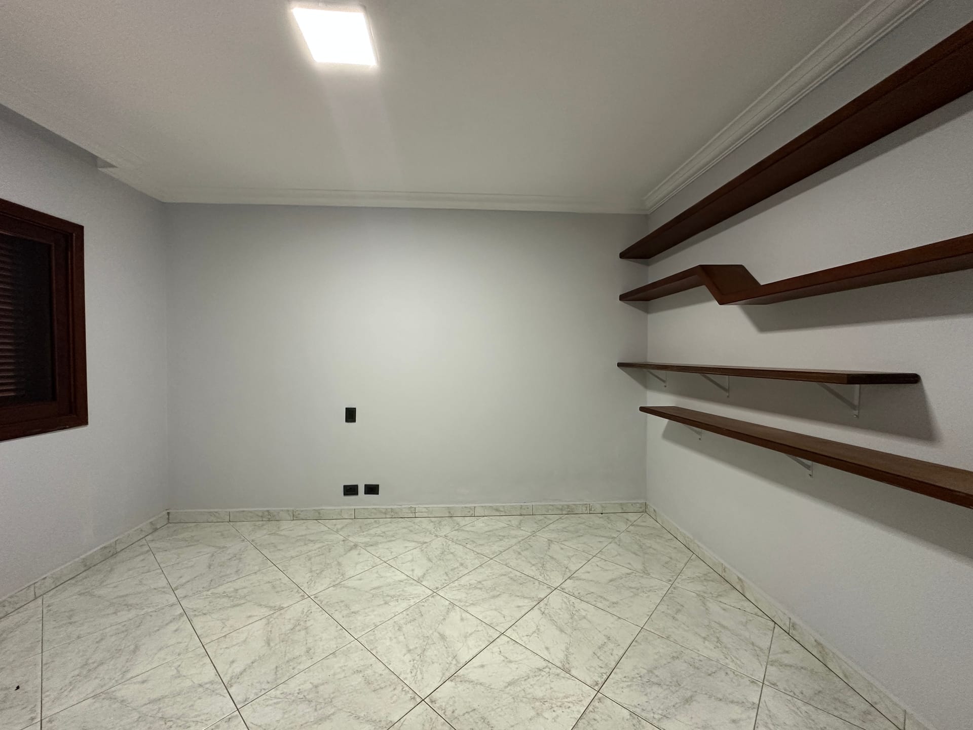 Casa para alugar com 4 quartos, 296m² - Foto 23