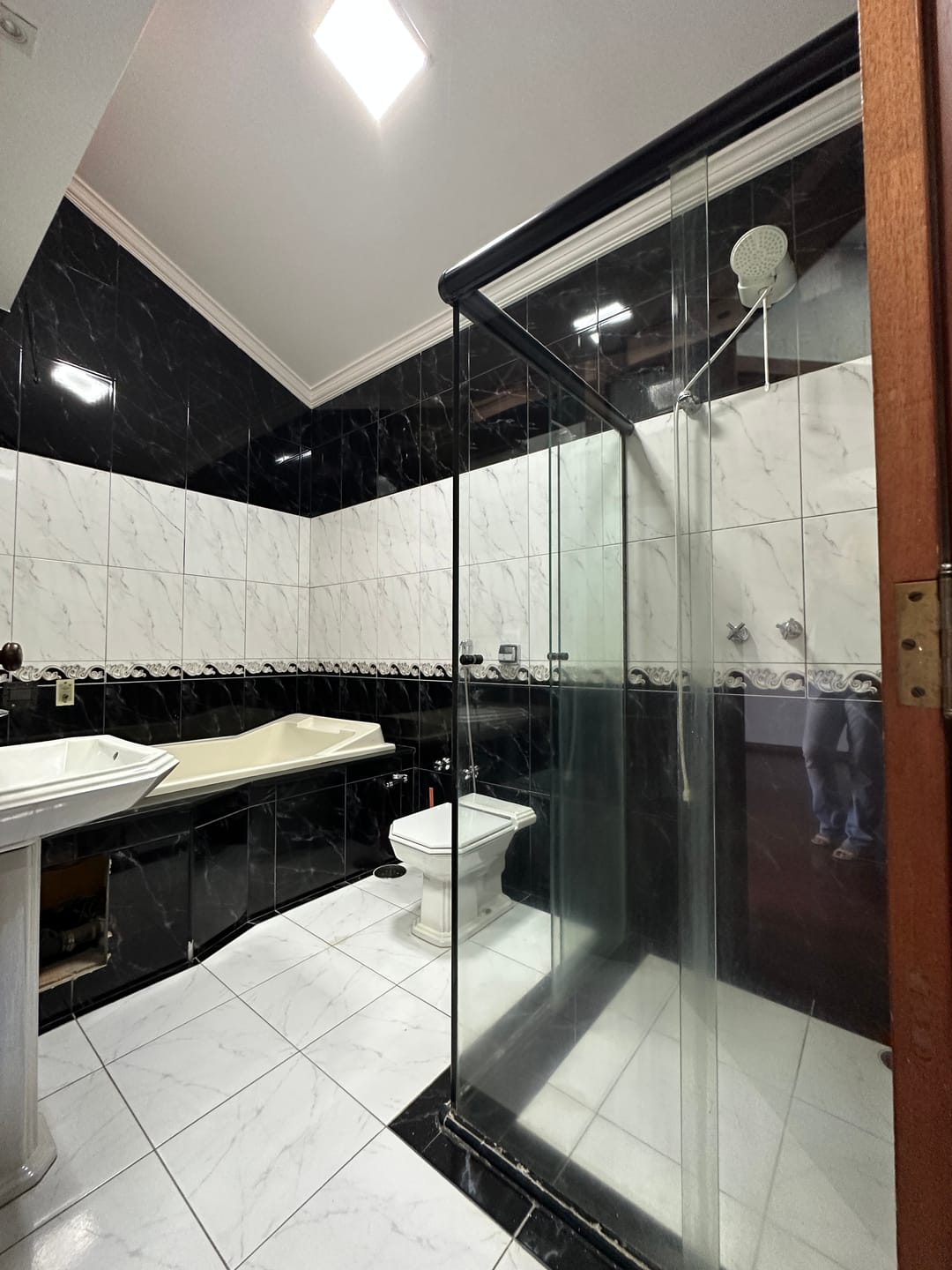 Casa para alugar com 4 quartos, 296m² - Foto 34