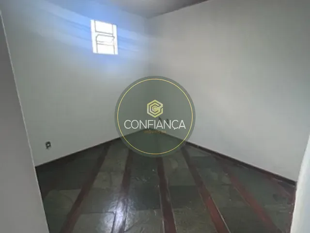 Casa 2 quartos e 1 banheiro, para alugar, no bairro Vila Nova Vista em Sabará