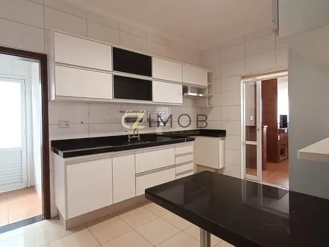 Casa com 390m² 4 quartos e 6 banheiros, à venda, no bairro Guaporé em Ribeirão Preto