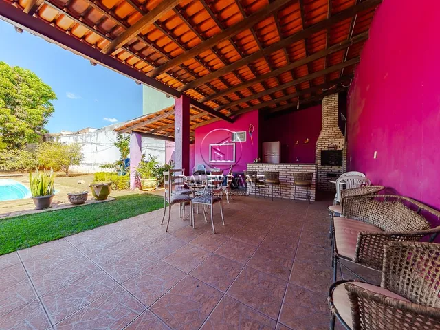 Casa com 850m² 2 quartos e 2 banheiros, à venda, no bairro Setor Habitacional Arniqueira (Águas Claras) em Brasília