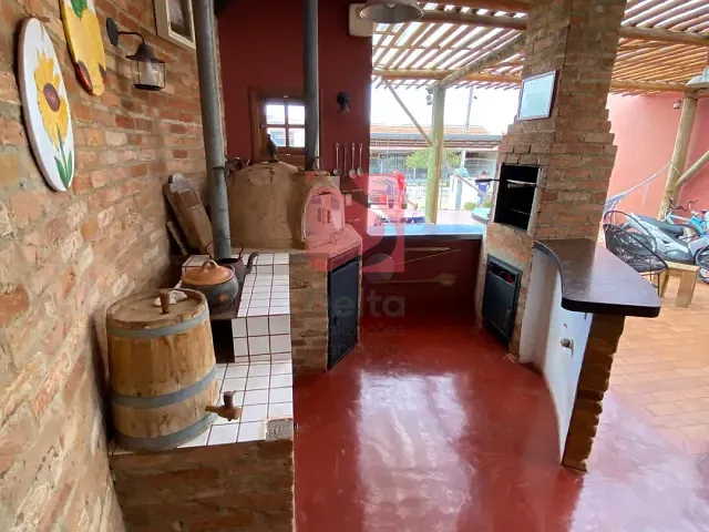 Casa 3 quartos e 4 banheiros, à venda, no bairro Cidade Jardim em Pirassununga