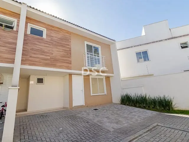 Casa 3 quartos e 1 banheiro, à venda, no bairro Santa Cândida em Curitiba