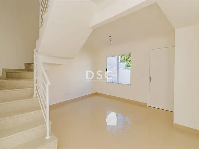 Casa 3 quartos e 1 banheiro, à venda, no bairro Santa Cândida em Curitiba