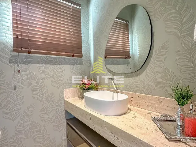 Casa com 253m² 3 quartos e 4 banheiros, à venda, no bairro Vila Romana em Sorriso