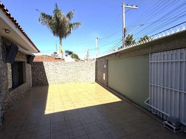 Casa com 336m² 3 quartos e 2 banheiros, à venda, no bairro Nova Tatuí em Tatuí