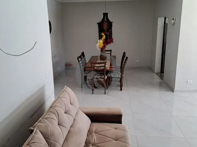 Casa com 300m² 3 quartos e 3 banheiros, à venda, no bairro Jardim Maracanã em Atibaia