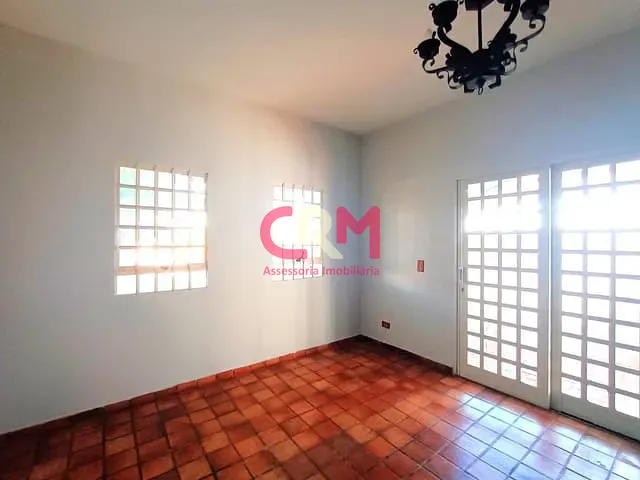 Casa com 300m² 2 quartos e 2 banheiros, à venda, no bairro Bairro Talavasso em Taquaritinga