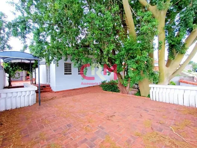 Casa com 300m² 2 quartos e 2 banheiros, à venda, no bairro Bairro Talavasso em Taquaritinga