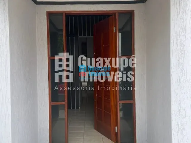 Casa com 210m² 4 quartos e 3 banheiros, à venda, no bairro Jardim Nova Guaxupé em Guaxupé