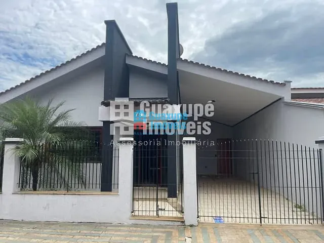 Casa com 210m² 4 quartos e 3 banheiros, à venda, no bairro Jardim Nova Guaxupé em Guaxupé