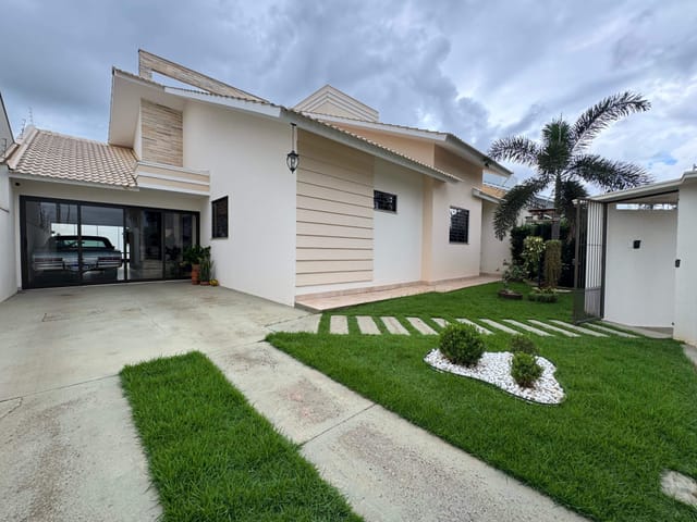 Casa com 375m² 3 quartos e 4 banheiros, à venda, no bairro FLAMBOYANTS em Nova Mutum