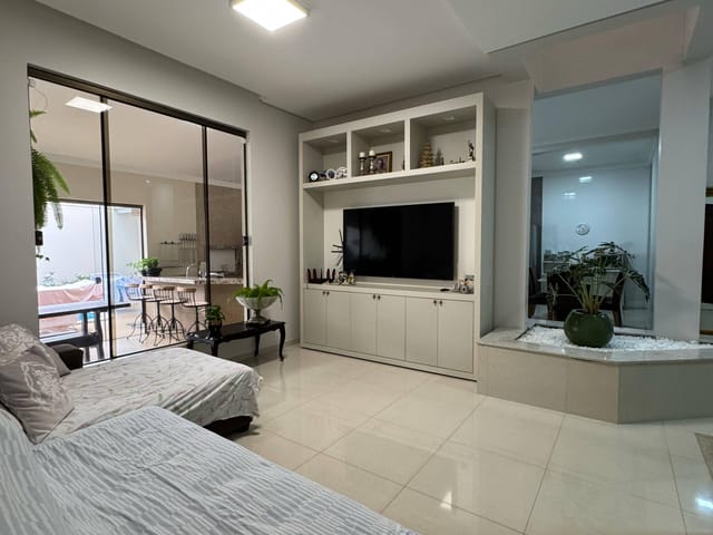 Casa com 375m² 3 quartos e 4 banheiros, à venda, no bairro FLAMBOYANTS em Nova Mutum