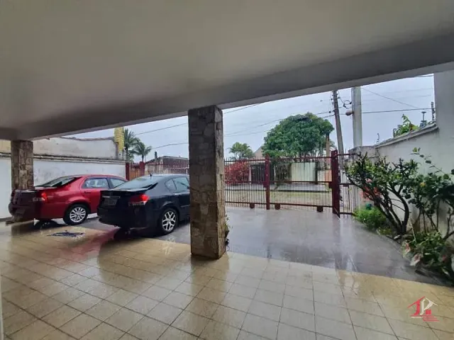 Casa 3 quartos e 2 banheiros, à venda, no bairro Tupy em Itanhaém