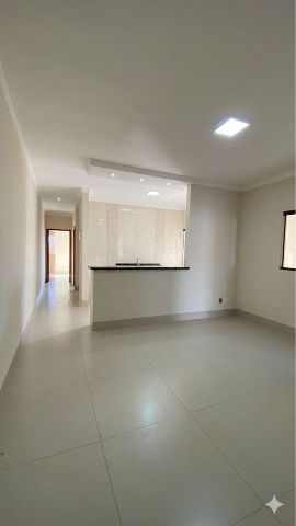 Casa 3 quartos e 2 banheiros, à venda, no bairro Parque Trindade em Aparecida de Goiânia