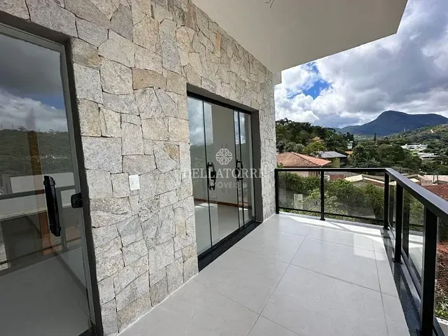 Casa com 1469m² 3 quartos e 3 banheiros, à venda, no bairro Golfe em Teresópolis