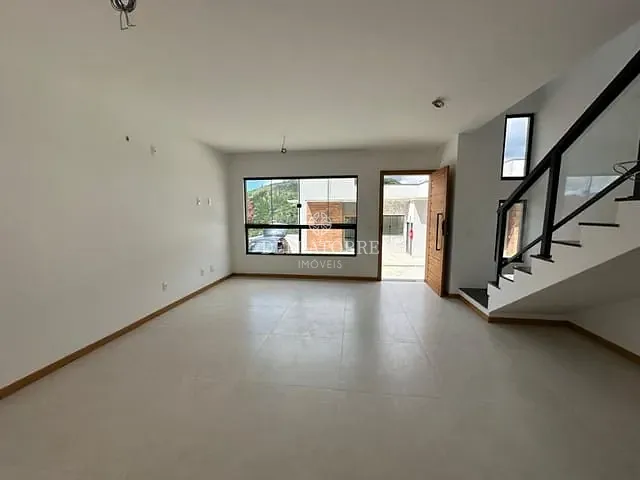 Casa com 1469m² 3 quartos e 3 banheiros, à venda, no bairro Golfe em Teresópolis