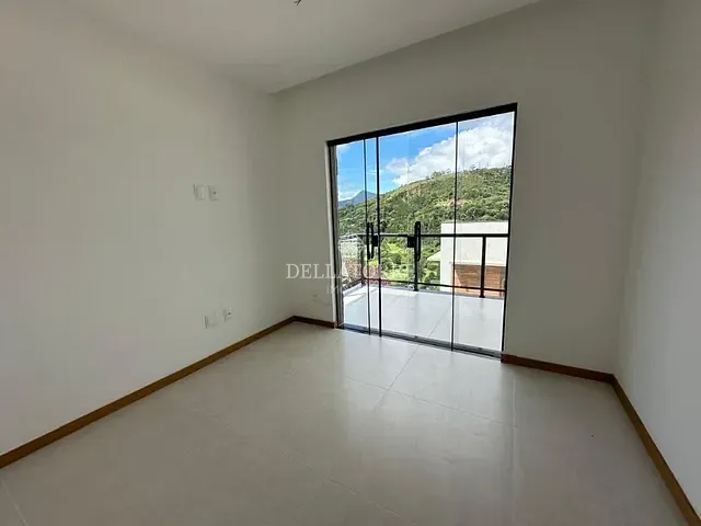 Casa com 1469m² 3 quartos e 3 banheiros, à venda, no bairro Golfe em Teresópolis