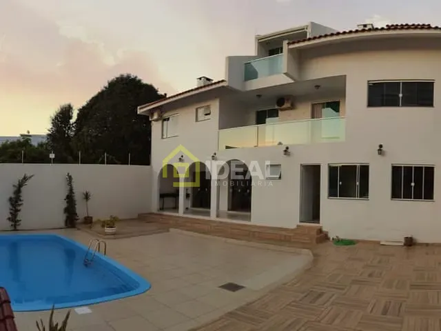 Casa 4 quartos e 7 banheiros, à venda, no bairro Santa Cruz em Concórdia