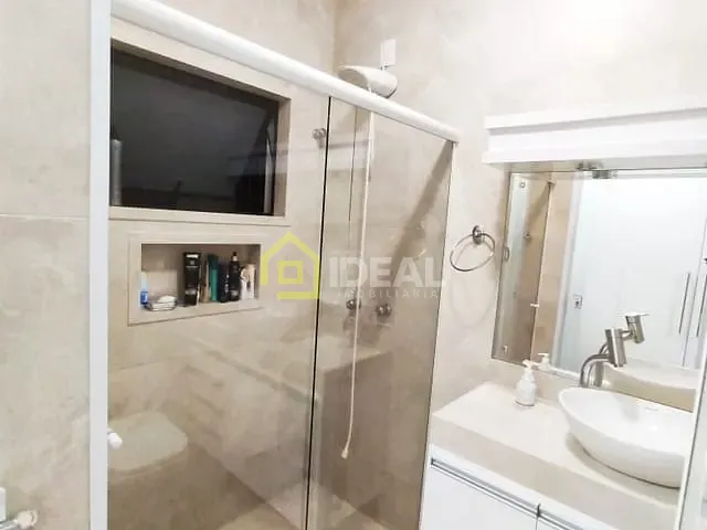 Casa 4 quartos e 7 banheiros, à venda, no bairro Santa Cruz em Concórdia