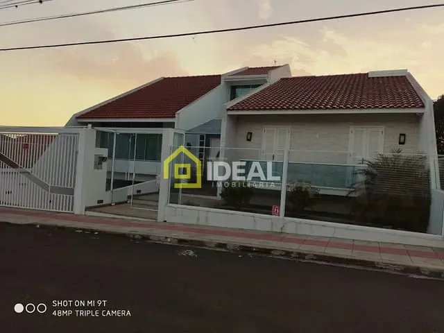 Casa 4 quartos e 7 banheiros, à venda, no bairro Santa Cruz em Concórdia