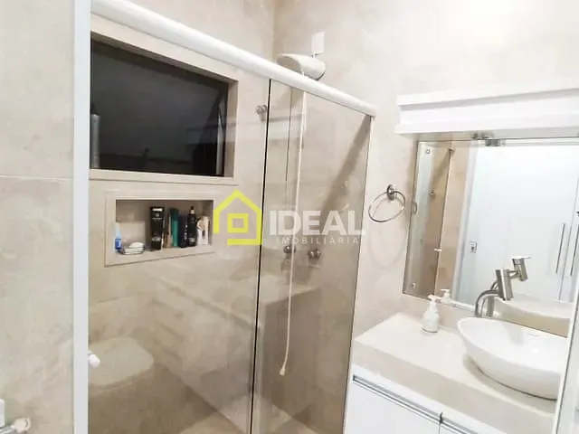 Casa 4 quartos e 7 banheiros, à venda, no bairro Santa Cruz em Concórdia