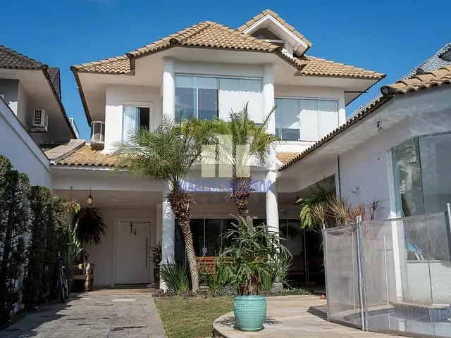 Casa com 354m² 3 quartos e 5 banheiros, à venda ou para alugar, no bairro Recreio dos Bandeirantes em Rio de Janeiro