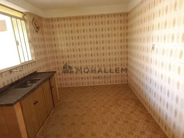 Casa com 200m² 6 quartos e 2 banheiros, à venda, no bairro Centro em Itajubá