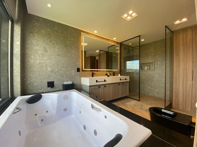 Foto do Casa - Refúgio dos Sonhos: Casa com Hidromassagem à Venda em Vivendas do Lago, Volta Redonda, RJ - Descubra a Tranquilidade que Você Merece! | OPEN HOUSE REAL ESTATE IMÓVEIS LTDA