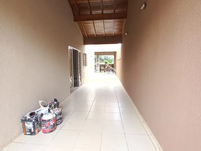 Casa com 250m² 3 quartos e 1 banheiro, à venda, no bairro Parque Residencial Cambé em Cambé