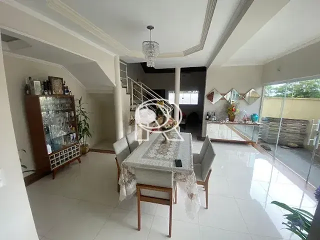 Casa 5 quartos e 2 banheiros, à venda, no bairro Jardim São Nicolau em Registro