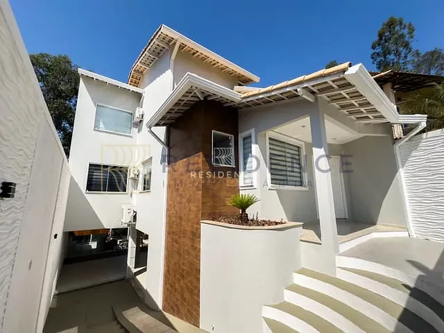 Casa com 553m² 3 quartos e 3 banheiros, à venda, no bairro Morada da Colina em Volta Redonda