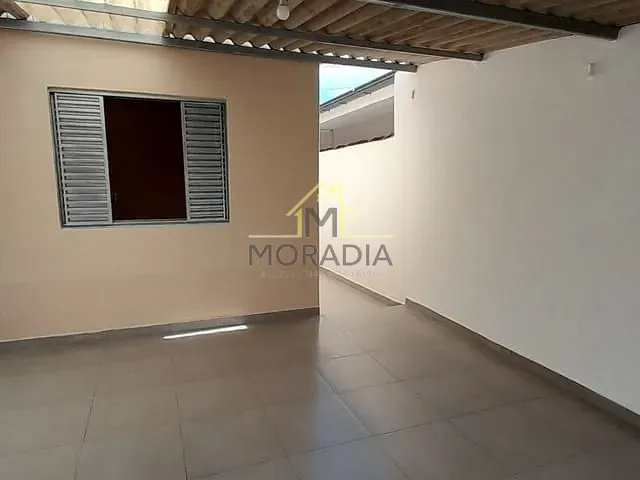 Casa com 220m² 2 quartos e 1 banheiro, à venda, no bairro Irmãos Ricciardi em Guaxupé