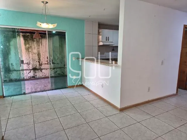 Casa 2 quartos e 3 banheiros, à venda, no bairro Nova Parnamirim em Parnamirim