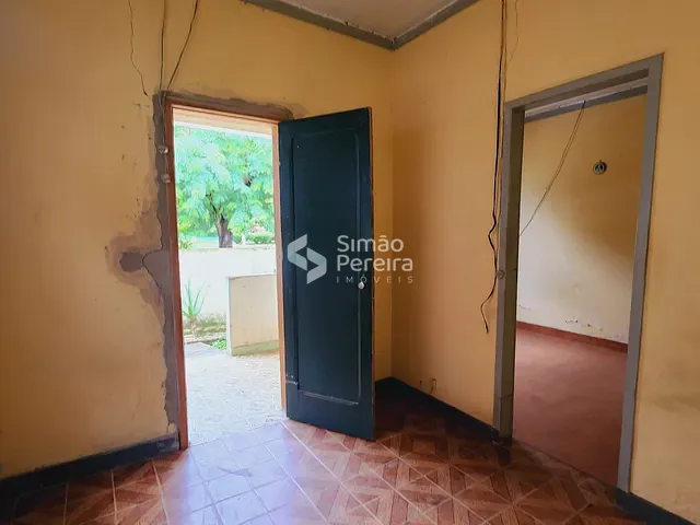 Casa 2 quartos e 1 banheiro, à venda, no bairro centro em Simão Pereira