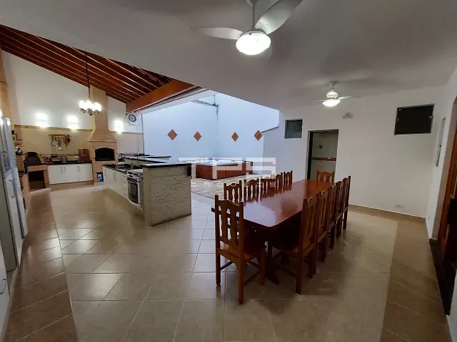Casa 4 quartos e 3 banheiros, à venda, no bairro Portal das Colinas em Guaratinguetá