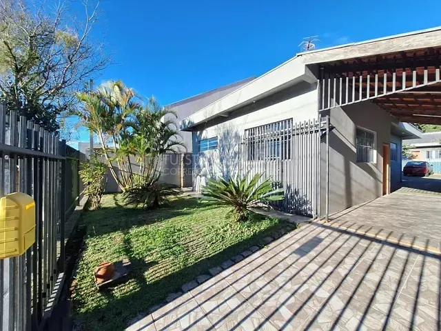 Casa com 121m², para alugar, no bairro Boa Vista em Curitiba