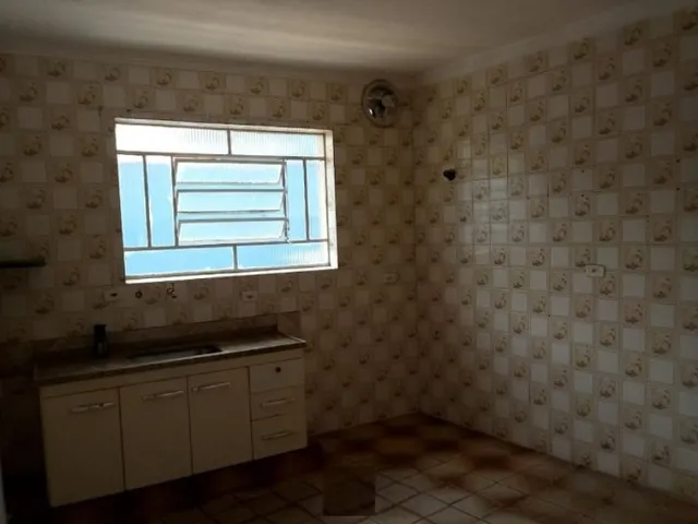 Casa 2 quartos e 2 banheiros, à venda ou para alugar, no bairro Vila Bela Vista em Santo André