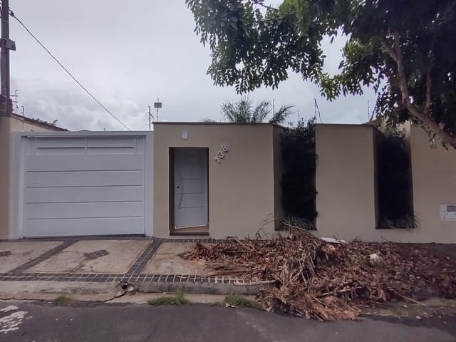 Casa com 300m² 2 quartos e 3 banheiros, para alugar, no bairro Pousada do Sol em São João da Boa Vista