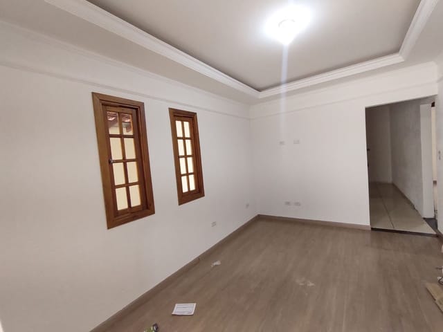Casa com 300m² 2 quartos e 3 banheiros, para alugar, no bairro Pousada do Sol em São João da Boa Vista