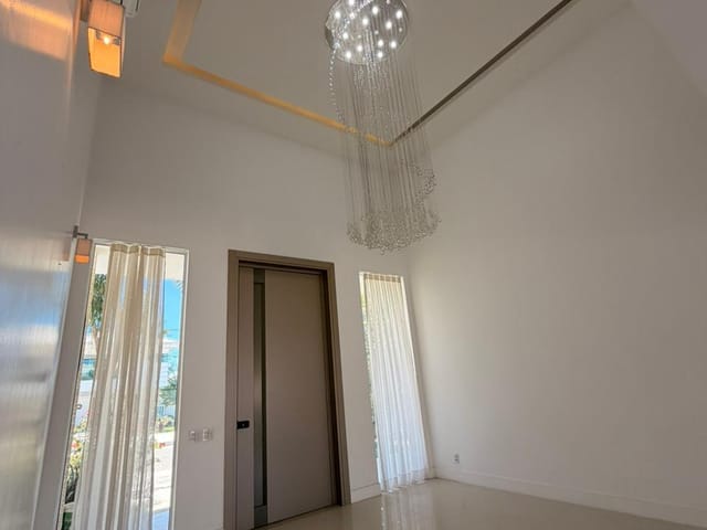 Casa com 600m² 4 quartos e 5 banheiros, à venda, no bairro Parque Rodoviário em Campos dos Goytacazes
