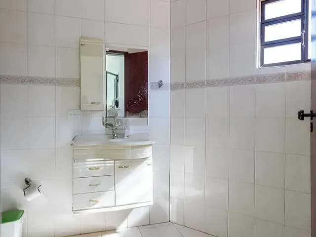 Sobrado 3 quartos e 4 banheiros, para alugar, no bairro Santa Terezinha em Santo André
