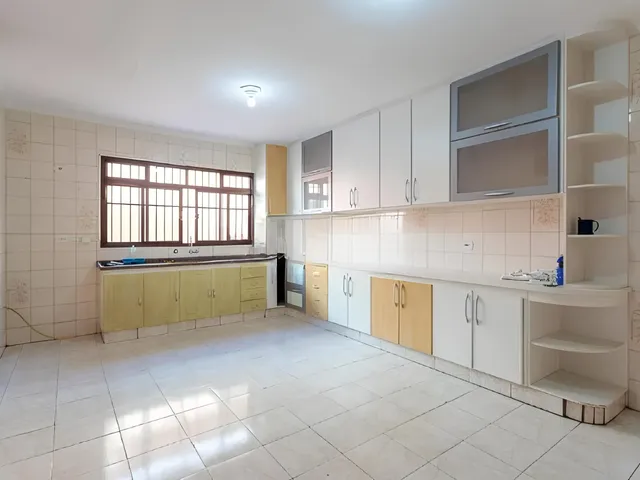 Sobrado 3 quartos e 4 banheiros, para alugar, no bairro Santa Terezinha em Santo André