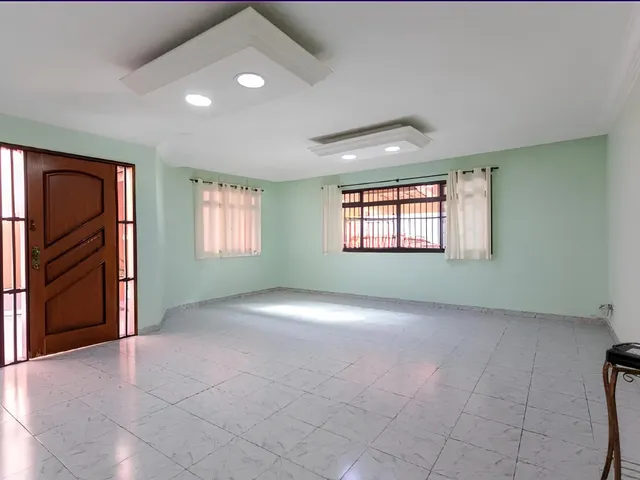 Sobrado 3 quartos e 4 banheiros, para alugar, no bairro Santa Terezinha em Santo André