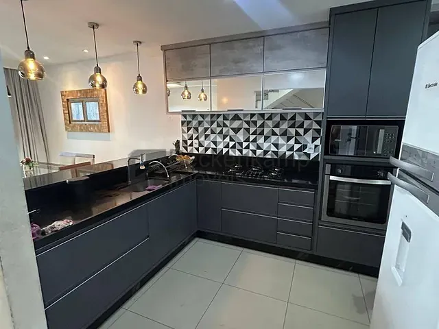 Casa com 360m² 4 quartos e 2 banheiros, à venda, no bairro Vivendas do Lago em Volta Redonda