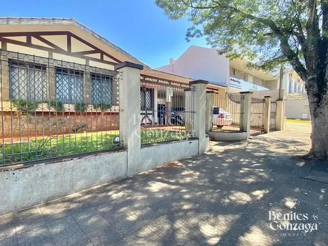 Casa com 333m² 5 quartos e 5 banheiros, à venda, no bairro Zona 05 em Maringá