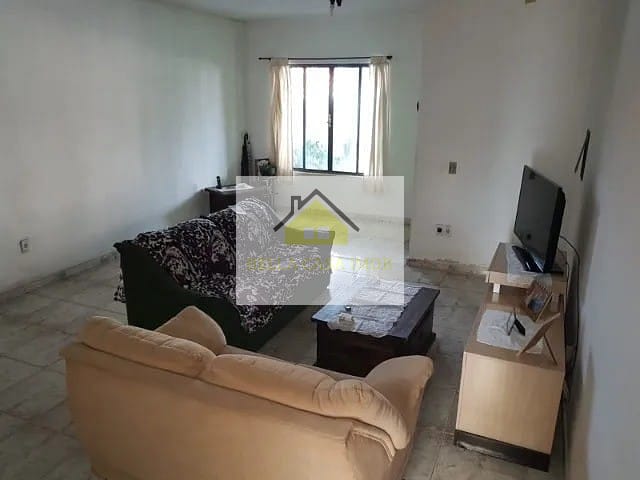 Casa à venda com 4 quartos, 214m² - Foto 2